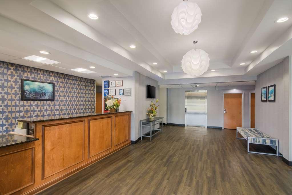 Best Western Smithfield Inn Interior foto